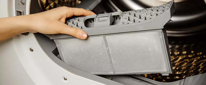 Signs Of A Clogged Dryer Lint Trap in Oshkosh, Wisconsin